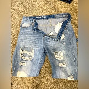 Boyfriend ripped capris